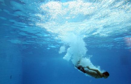 Cum să învețe să se arunca cu capul în apă, echipament de scufundare