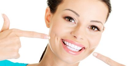 Cum de a albi dintii la domiciliu în mod eficient și fără a dăuna