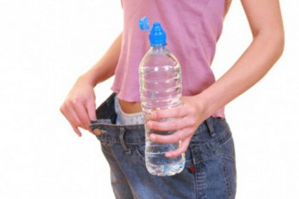 Cum de a bea apă pentru a pierde în greutate