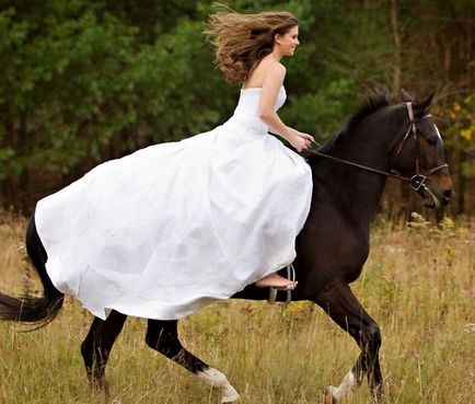 Cum să efectueze o nunta o plimbare călare