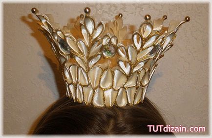 Cum sa faci o coroană sau cocosar pentru un costum de carnaval, maternitate - sarcină, naștere, nutriție