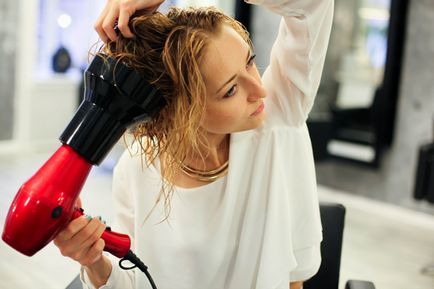 Cum de a alege un uscător de păr profesional pentru uz casnic