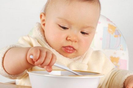 Cum de a introduce alimente solide pentru a da copilului tau ce produse și modul de a alege momentul potrivit (cu video)