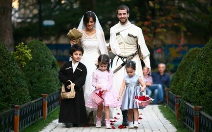 traditii si obiceiuri de nunta caucaziene, dansuri frumoase la nunti