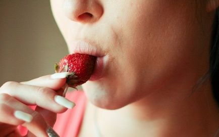 Ce buze senzația de mâncărime - ceea ce înseamnă mâncărime pe buza superioară sau inferioară, fata sau tipul de la