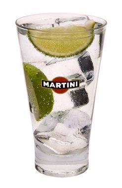 Martini „bianco“ ca o băutură care se servește la martini „Bianco“