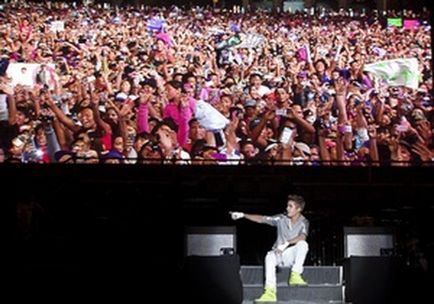 La concertul lui Bieber în Mexico City a venit mai mulți oameni decât discursul McCartney
