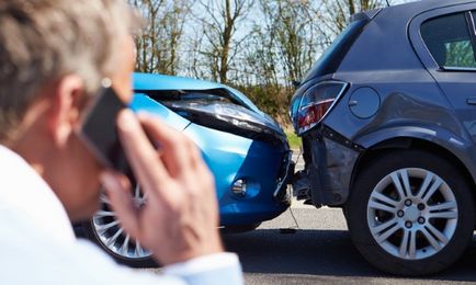 Contactarea o companie de asigurări, după un accident o notificare a firmei sau inculpatului