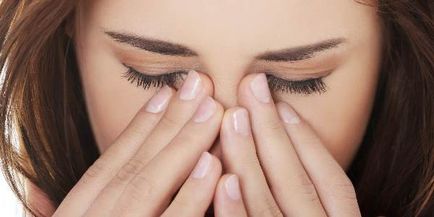 ochii umflati (după somn, alergii, mușcat de musculițelor), ce să facă