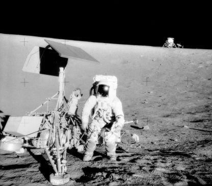 De ce americanii au fost exact pe Lună, cosmosul, lumea fanteziei
