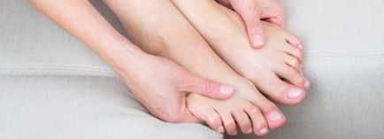 De ce innegresc unghiile de la picioare în cauzele femei, cum de a vindeca
