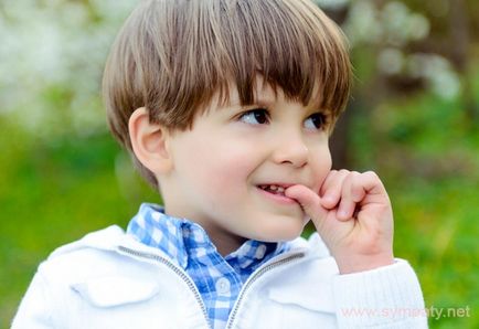De ce un copil musca unghiile sale și cum să vindece ce să facă