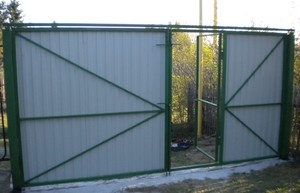 Alegerea corectă sau construirea de poarta de metal, inclusiv în interiorul prețul la poarta lucrărilor și
