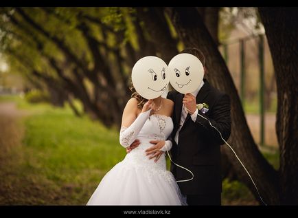 Laughing tineri casatoriti! Cel puțin, asigurați-vă că au zâmbit) Laughing tineri casatoriti! Cel puțin, asigurați-vă că au zâmbit)