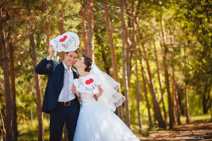 Laughing tineri casatoriti! Cel puțin, asigurați-vă că au zâmbit) Laughing tineri casatoriti! Cel puțin, asigurați-vă că au zâmbit)