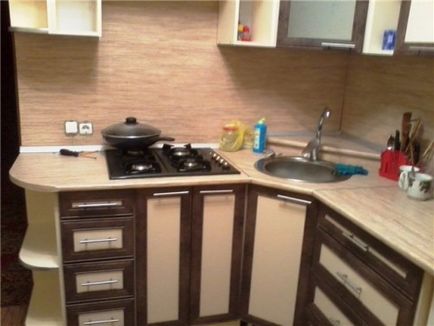 bucătărie Renovat în apartament cu mâinile sale