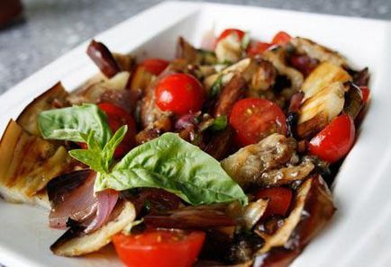 Salata de vinete și tomate cu reteta usturoi