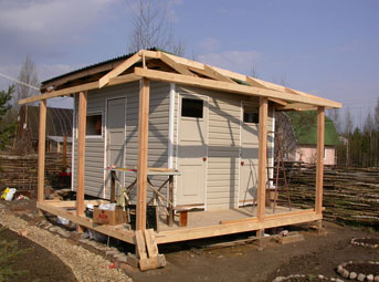 Noi construim propria experienta de a construi o casa de vară, timp de 10 zile