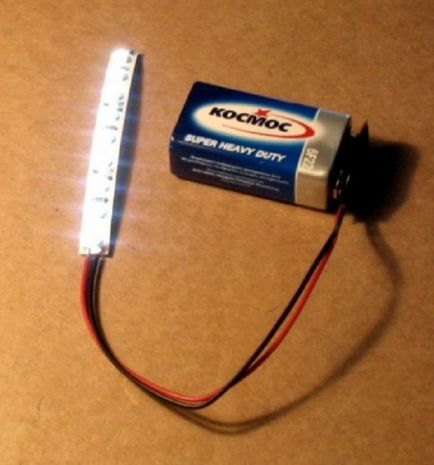 benzi cu LED-uri de pe instrucțiunea de conectare a circuitului bateriei