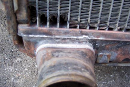 Fluxul de radiator din aluminiu din mașină, ce să facă în cazul în care antigel picurare, modul de verificare și corecte
