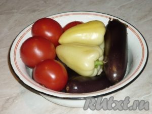 Salata de cald, cu vinete și roșii - pregătirea pas cu pas, cu fotografii