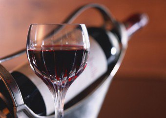A învăța să bea vin (bea vin roșu alb sec) A învăța să bea vin