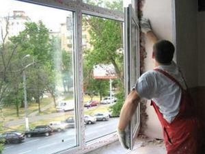 Instalare de ferestre din plastic ale secvenței de lucru, în special instalarea și prețul instalației