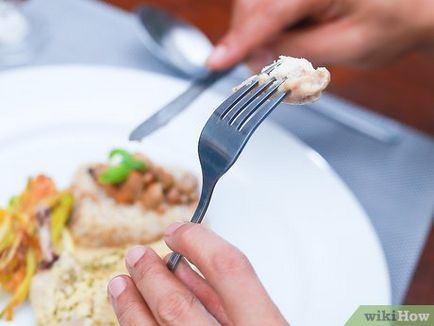 Cum se folosește un cuțit și furculiță