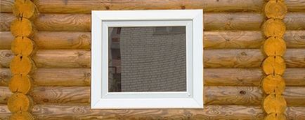Instalare de ferestre din plastic într-o casă din lemn cu obsadoy fereastra de instalare (okosyachkoy) și pragul