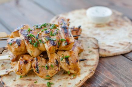 8 moduri de a marinat carnea pentru un shish kebab