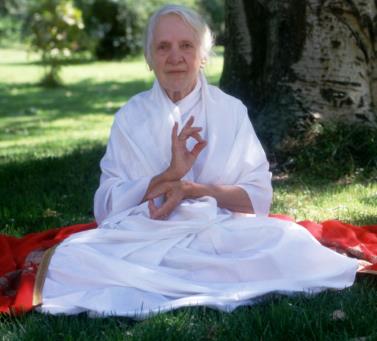 Yoga Indra Devi prima doamnă
