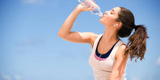 Cercetările au arătat că noi toți bea apă în mod corespunzător! Interesant toate