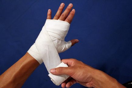 Cum să bandaj mâini