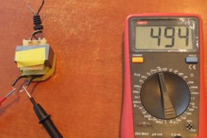 Cum să măsoare impedanță, temperatura, sau multimetru de tensiune