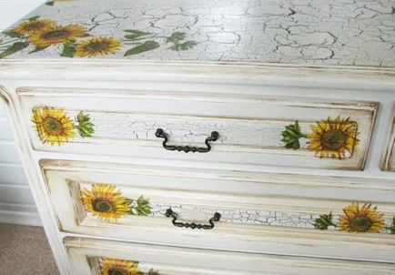 Cum să picteze mobilier din plăci aglomerate, cu propriile sale mâini la domiciliu