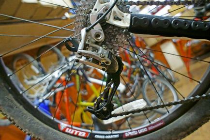 Cum se schimba cablul de schimbare de pe bicicleta, înlocuirea lui