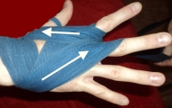 Cum să bandaj mână (încheietura mâinii), durata de kickboxing