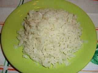 Cum de a găti orezul pentru garnitura pentru a face sfărâmicios