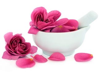 Cum de a face lotiune de petale de trandafir, la pas cu pas acasă și este disponibil - pulsul frumuseții feminine