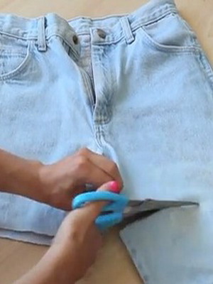 Cum de a face o modă pantaloni scurți din denim cu mâinile rupte modele frumoase