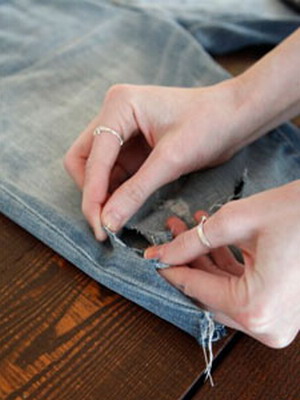 Cum de a face o modă pantaloni scurți din denim cu mâinile rupte modele frumoase