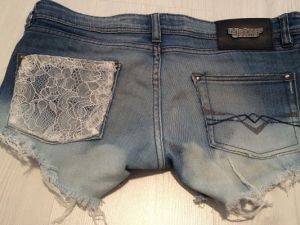 Cum de a decora denim pantaloni scurți (pantaloni scurți) Cum de a decora pantaloni scurti din denim