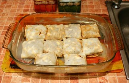 Cum să-și încheie clatite umplute cu rola frumos cu carne, brânză, carne, dreapta (dreapta) Cum să-și încheie clatite umplute cu rola frumos cu carne, brânză, carne, dreapta