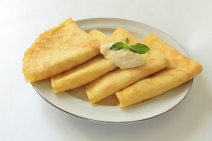 Cum să-și încheie clatite umplute cu rola frumos cu carne, brânză, carne, dreapta (dreapta) Cum să-și încheie clatite umplute cu rola frumos cu carne, brânză, carne, dreapta