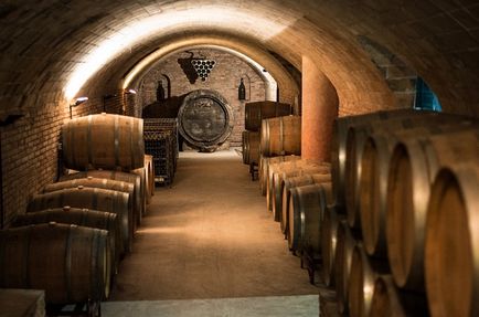 Caracteristici îmbătrânirea vinului în butoaie și sticle
