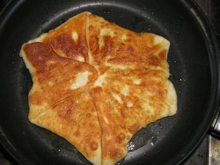 Plăcintă cu brânză și ierburi (Plăcintă cu brânză și ierburi Plăcintă rețetă PLACINTA brânză de vaci caș în cuptor) Plăcintă cu brânză și ierburi