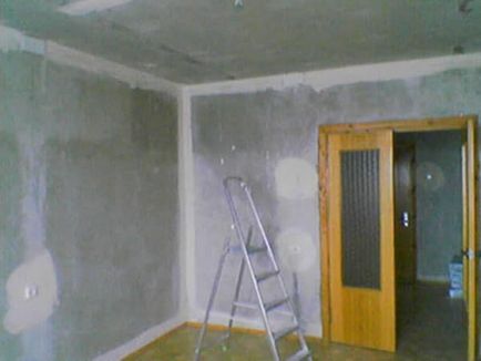 Spoială cu pereți și tavan de var ca o soluție diluată și să facă o reparație de calitate