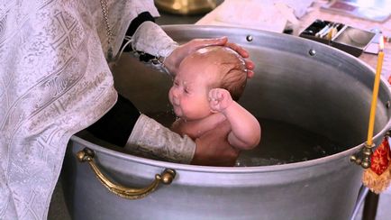 Felicitări pentru botezul copilului în versuri și proză