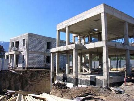 Proiecte și construcții de case particulare din plăci și panouri din beton