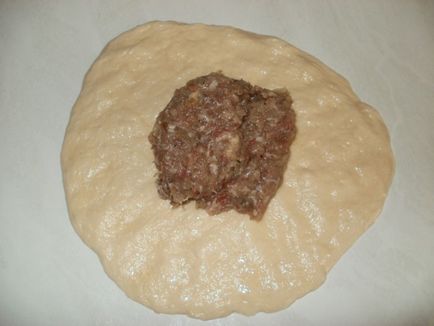 reteta Tat cum să pregătească belyashi de casă, delicioase cu carne tocată